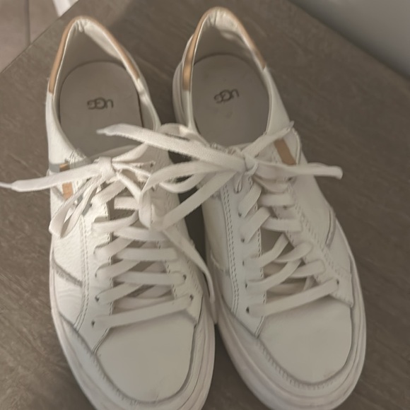 UGG Alameda Lace Sneakers cute and comfy! - Picture 2 of 7